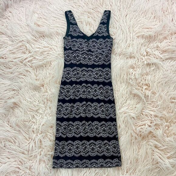 Formal Dress  - Picture 3 of 4